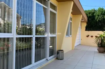 Casa com 4 quartos à venda na rua graciliano ramos, 54, agronômica, florianópolis, 310 m2 por r$ 1.700.000