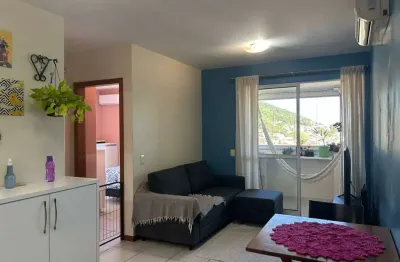 Apartamento com 2 quartos à venda na avenida governador jorge lacerda, 1835, costeira do pirajubaé, florianópolis, 56 m2 por r$ 600.000