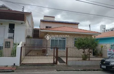 Casa com 4 quartos à venda na rua juan ganzo fernandes, 220, saco dos limões, florianópolis, 119 m2 por r$ 958.000