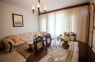 Casa com 3 quartos à venda na rua professora enoé schutel, 274, trindade, florianópolis, 118 m2 por r$ 1.690.000