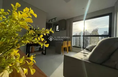 Apartamento com 1 quarto à venda na rua irmão joaquim, 121, centro, florianópolis, 37 m2 por r$ 745.000
