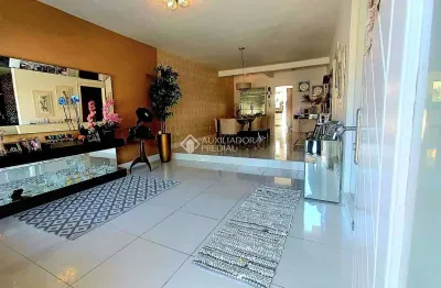 Casa com 3 quartos à venda na rua itamirim, 100, itacorubi, florianópolis, 139 m2 por r$ 1.800.000