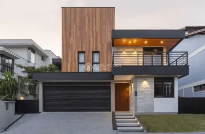 Casa em condomínio fechado com 3 quartos à venda na rua douglas seabra levier, 228, carvoeira, florianópolis, 270 m2 por r$ 4.250.000