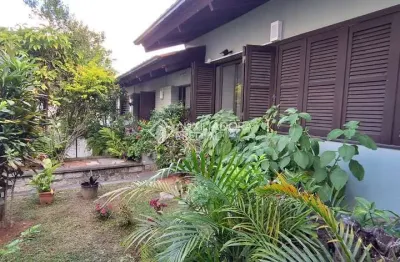 Casa com 3 quartos à venda na rua andreza pinheiro gonçalves da silva, 97, carvoeira, florianópolis, 176 m2 por r$ 2.400.000