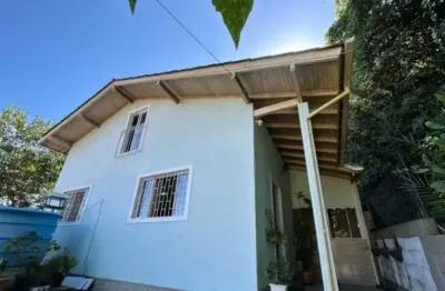 Casa com 2 quartos à venda na servidão cereja, 165, pantanal, florianópolis, 80 m2 por r$ 680.000