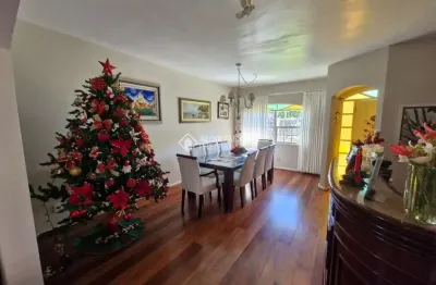 Casa com 3 quartos à venda na rua diná calixto, 47, córrego grande, florianópolis, 225 m2 por r$ 1.997.000