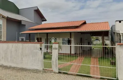 Casa com 1 quarto à venda na rudy arnaldo hintz, 222, jardim dourado, porto belo, 60 m2 por r$ 1.060.000