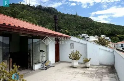 Casa com 6 quartos à venda na rua capitão pedro bruno de lima, 436, trindade, florianópolis, 287 m2 por r$ 1.915.000