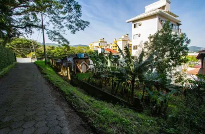 Terreno à venda na rua joão gonzaga da costa, 21, saco grande, florianópolis, 728 m2 por r$ 1.700.000