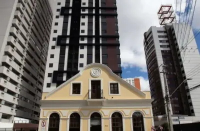 Apartamento moderno, mobiliado com fechadura eletrônica, no centro de curitiba
