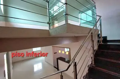 Sobrado a venda no setor Goiânia 2 - Goiânia - GO, com 3 quartos  e área de churrasco