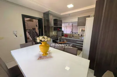 Sobrado Mobiliado com 4 quartos sendo uma suíte em ótima localização