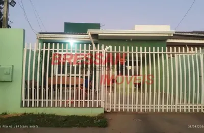 Belíssima casa grande com suíte mais dois quartos cozinha planejada no consolata