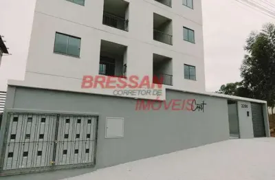 Apartamento com sacada e churrasqueira com duas vagas  no lago azul