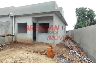 Vendo casa no tarumã dois quartos   sendo.um suíte   sala cozinha e banheiro .