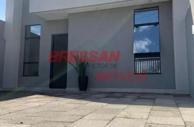 Casa magnífica com uma bela sobra de quintal com 3 quartos amplos