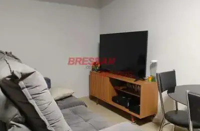 Apartamento com um quarto,sala separada e cozinha e vaga coberta