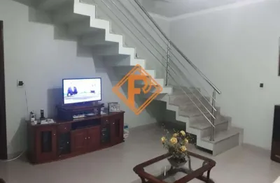 Casa duplex - 3 quartos - 3 banheiros - 2 vagas - encantado