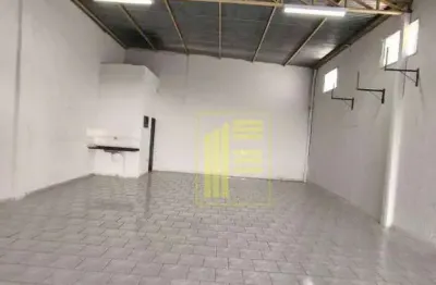 Salão comercial para locação – 100 m² com pé direito alto