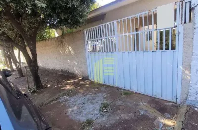 Casa para locação no bairro são jorge com 02 quartos e garagem.