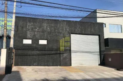 Aluga-se barracão com 350m² de construção, no bairro parque indrustrial, escritório, 4 vagas na frente do imóvel e reformado.