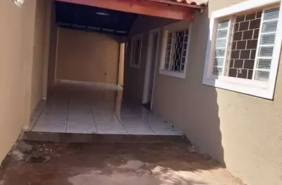 Casa para locação na vila elmaz – 02 quartos e varanda ampla
