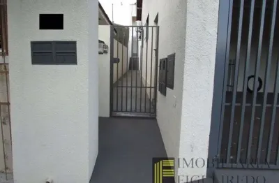 Casa para alugar no parque celeste com 02 quartos e garagem.