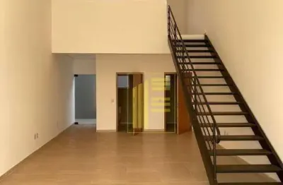 Salão comercial com mezanino e 02 banheiros para locação na vila santa candida.