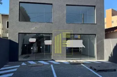 Salão comercial para locação no jardim urano com 100m², mezanino e 02 banheiros.