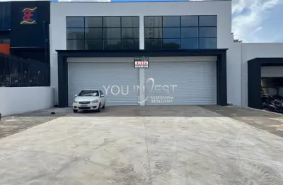 PRÉDIO COMERCIAL NOVO COM 670 m², 10 VAGAS E FACHADA IMPONENTE – RUA PARAÍBA