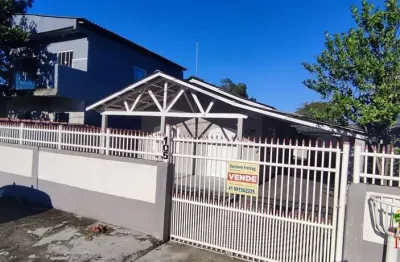 Casa com edícula /área de churrasqueira – 4 quartos –r$379mil