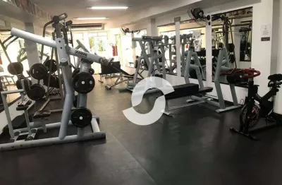 Loja comercial 700 m² alugado à academia halternativa