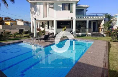 Linda casa, 4 dormitórios à 100m da praia, 480 m² por r$ 3.700.000,00 - camboinhas - niterói/rj