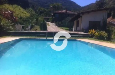 Maravilhoso sítio com 4 quartos em meio a natureza à venda, 177000 m² por r$ 4.000.000,00 - itaipava - petrópolis/rj