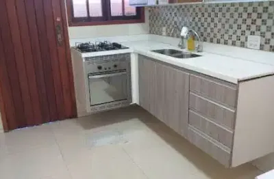 Casa em condomínio fechado com 2 quartos à venda na avenida pilsen, 1396, serra grande, niterói, 111 m2 por r$ 307.000