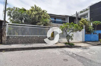 Casa com 4 dormitórios, piscina a 80m da praia à venda, terreno 360 m² por r$ 1.800.000 - piratininga - niterói/rj