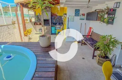 Linda cobertura, finamente montada e decorada, com 3 quartos, sendo 2 suítes e 2 vagas