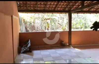 Itaboraí boa casa linear, com sala, 3 quartos, sendo 1 suíte, 1 banheiro social, copa cozinha, uma boa varanda na frente, vaga de garagem
