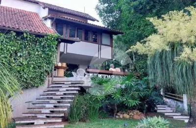 Lindíssima casa com 4 dormitórios à venda, 220 m² por r$ 1.500.000