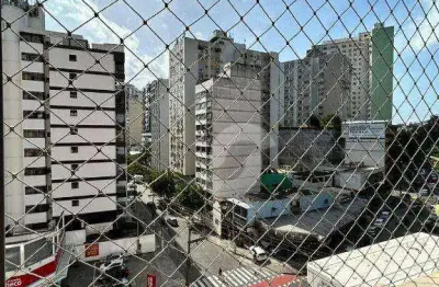 Apartamento todo reformado na melhor localização do bairro do inga próximo ao mac e praia das flechas