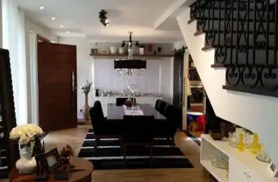 Ótima casa com 5 dormitórios à venda, 672 m² por R$ 1.650.000 - Badu - Niterói/RJ