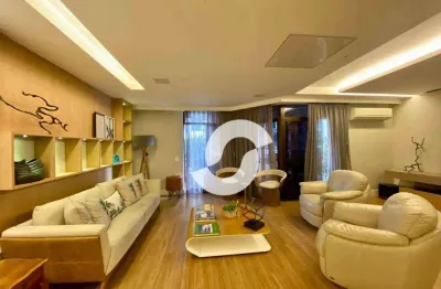 Totalmente reformado, 4 quartos com 3 suítes e 3 vagas no miolo de icaraí