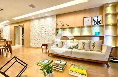 Totalmente reformado, 4 quartos com 3 suítes e 3 vagas no miolo de icaraí