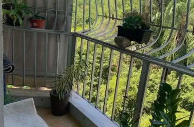 Ótimo apartamento, vista livre, claro, com dois quartos, 1 suíte, banheiro social, ampla sala, boa cozinha, área de serviço e dependência completa. 1