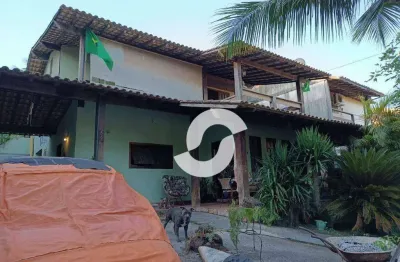 Casa à venda na Avenida José Côrtes Júnior, Itaipu, Niterói