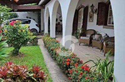 Casa com 2 dormitórios à venda, 299 m² por r$ 1.280.000,00 - centro - maricá/rj