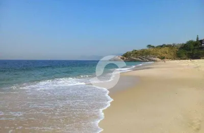 Camboinhas! linda casa com piscina, próximo a praia!
