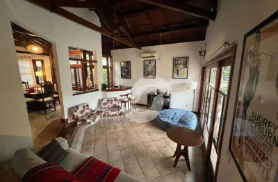 Casa em condominio fechado com 4 qts com 2 suites à venda, 300m² - itacoatiara - niterói/rj.