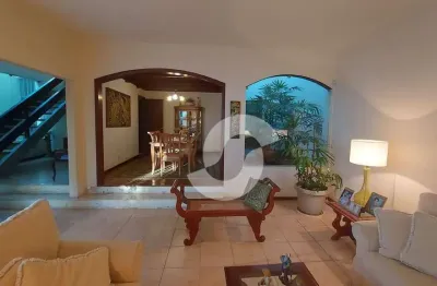 Casa com piscina e excelentes cômodos generosos  r$ 2.800.000 - são francisco - niterói/rj