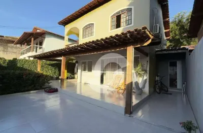 Casa com 4 dormitórios à venda, 250 m² por r$ 700.000,00 - maceió - niterói/rj